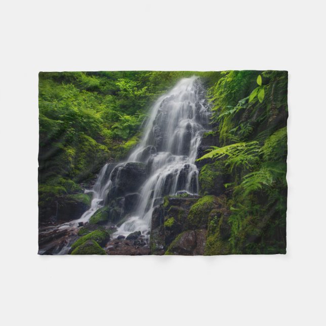 Fairy Falls | Colombia River Gorge Oregon. Fleecedecke (Vorderseite (Horizontal))