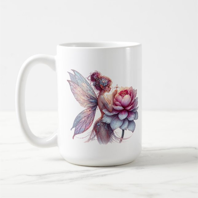 Fairy hält eine übergroße Blume Personalisiert Kaffeetasse (Links)