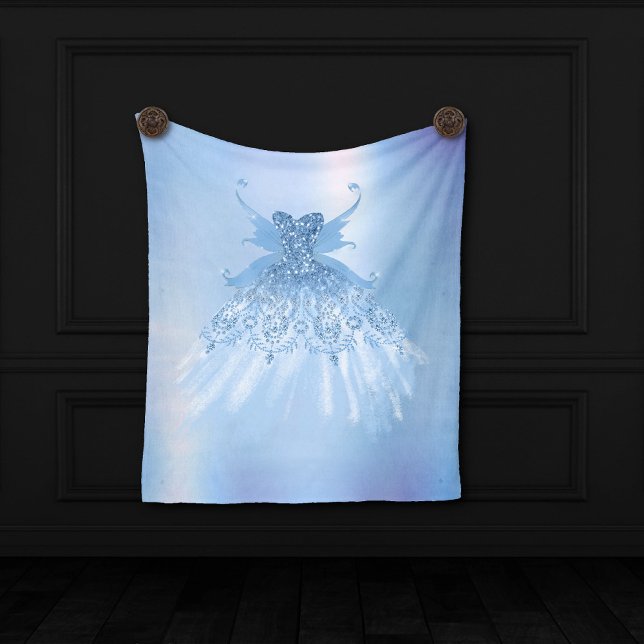 Fairy Wing Ice Gown | Frost Blue Iridescent Sheen Fleecedecke (Von Creator hochgeladen)