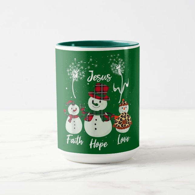 Faith, Hope, and Love: A Snowman Christmas  Tasse (Zentrum)
