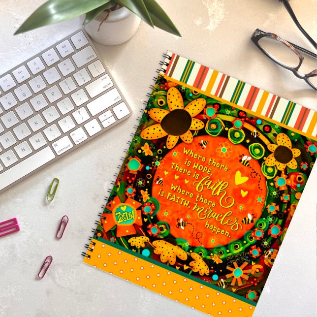Faith Miracles Zitat Blumenbumblebeeren Irland Notizbuch (Von Creator hochgeladen)
