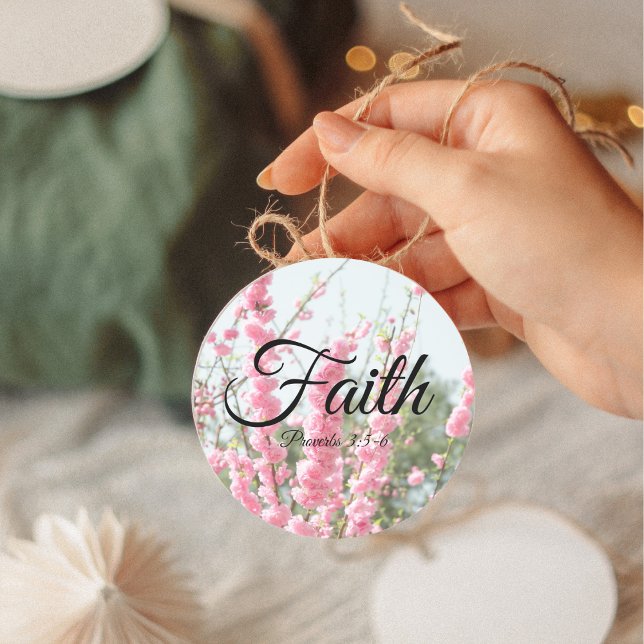 Faith Sprichwörter 3:5-6 Verse Elegante Rosa Blume Runder Aufkleber (Von Creator hochgeladen)