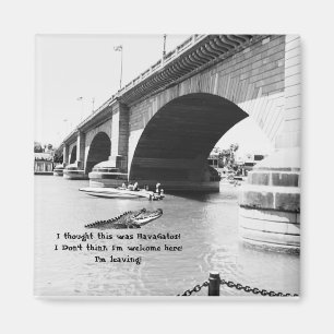 (Fake) Alligator beim Baden an der London Bridge Magnet