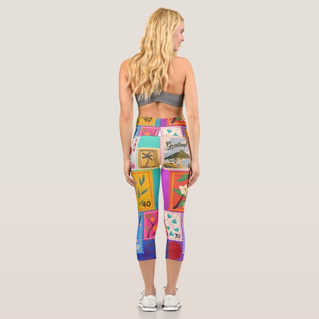 Fake Masterpiece Random Briefmarke Collage Collect Capri Leggings (Rückseite)