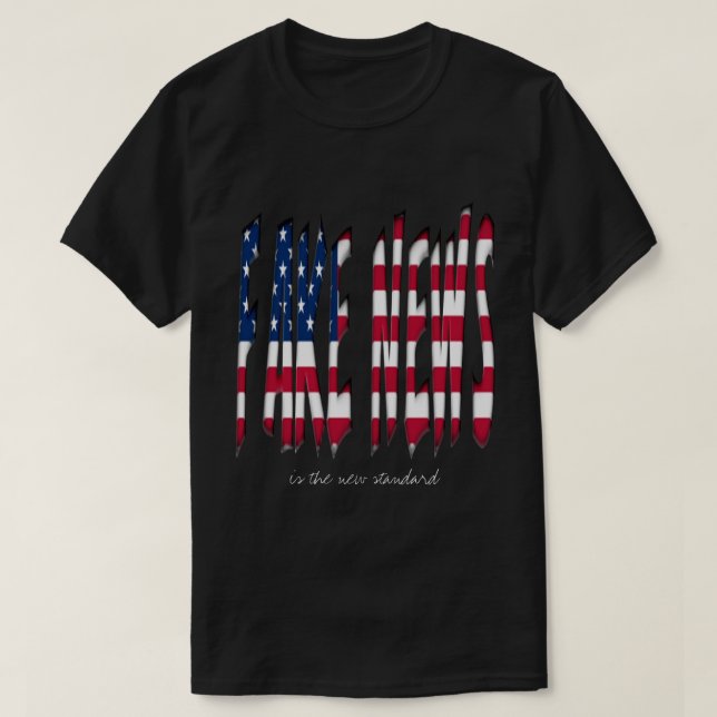 Fake-Nachrichten-US Flagge USA-Typografie T-Shirt (Design vorne)