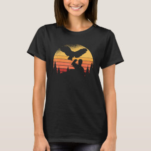 Falconer Peregrine Falcon fliegt Vintagen Vogelfal T-Shirt