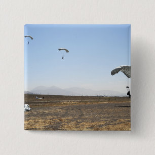 Falfallschirmpullover Button