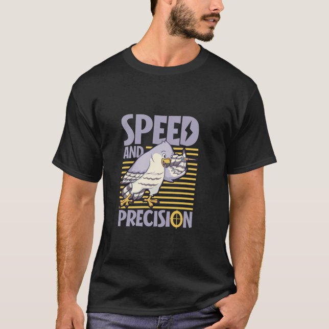 Falke mit Dartpfeil T-Shirt (Vorderseite)