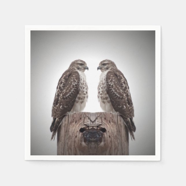 Falken auf einem Posten Serviette (Vorderseite)