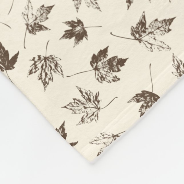 Fall Ahorn Verlasse auf Creme - nahtloses Muster. Fleecedecke (Ecke)