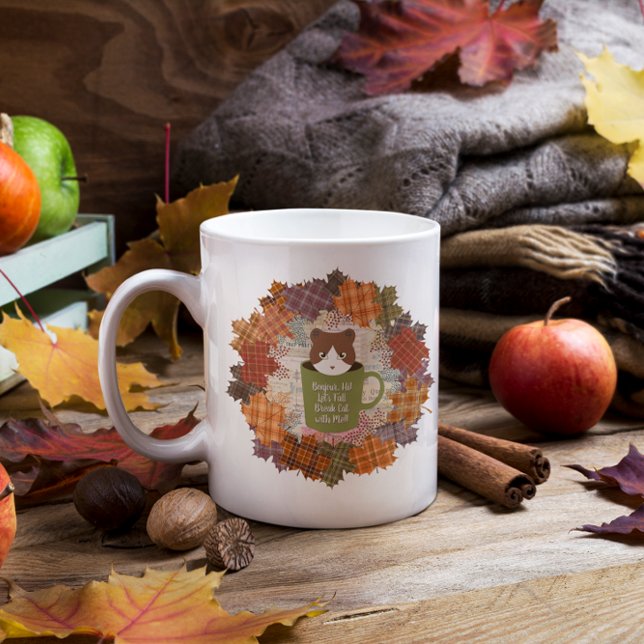 Fall Break Cat Jumbo-Tasse (A Fall Break Cat Large Coffee Mug on the Fall Table.)