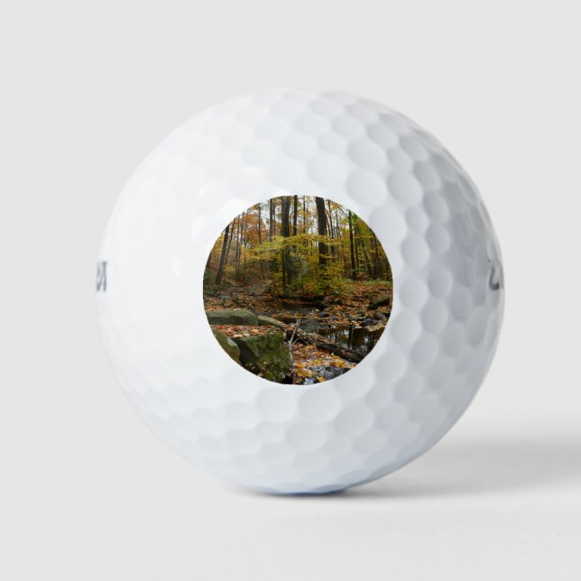Fall Creek mit Blick auf den Laurel Hill Park Golfball (Vorderseite)