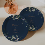 Fall Garden Wildblume Minimalistisch Hochzeitstort Pappteller<br><div class="desc">Diese Wildblume im Herbst ist ein minimalistischer Hochzeitskuchen und eignet sich perfekt für einen modernen Hochzeitsempfang. Das Design umfasst rosa,  rot,  Rose und lila handbemalte wilde Blume mit Schmetterlingen. Machen Sie es sich selbst,  indem Sie die Namen der Braut und Bräutigam und Hochzeitstag.</div>
