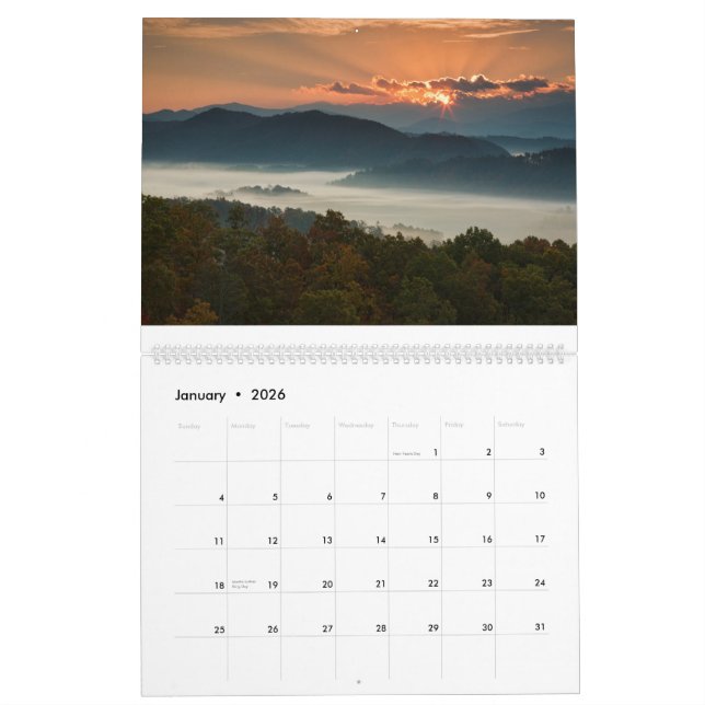 Fall in die rauchigen Berge Kalender (Jan 2026)