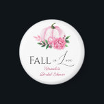 Fall Liebe Rosa Kürbis Rustikales Brautparty Magnet<br><div class="desc">Feiern Sie die zukünftige Braut mit einem besonderen, einzigartigen Blush Pink Pampkin Brautparty! Unsere Fallen in Liebe Magnete verfügen über ein Aquarellbouquet und ein zartes Challigraphieskript. Überraschen Sie Ihre Gäste mit einer unvergesslichen Einladung, die die geistlichen und lebendigen Polterabend-Ideen, die Sie haben, perfekt einfängt - alles in einem wunderschönen Paket!...</div>