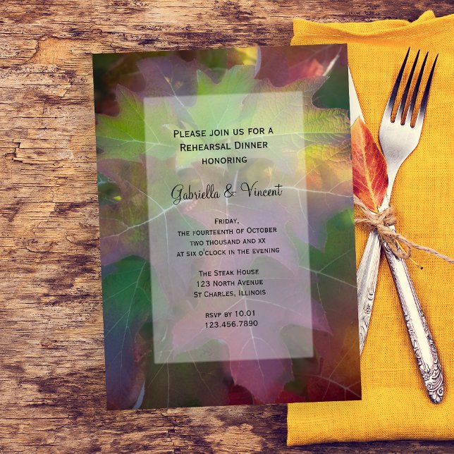 Fall Oak Leaf Hydrangea Hochzeitsessen Probe Dinne Einladung (Fall in Love with this natural woodsy Wedding Rehearsal Dinner Invitation.)