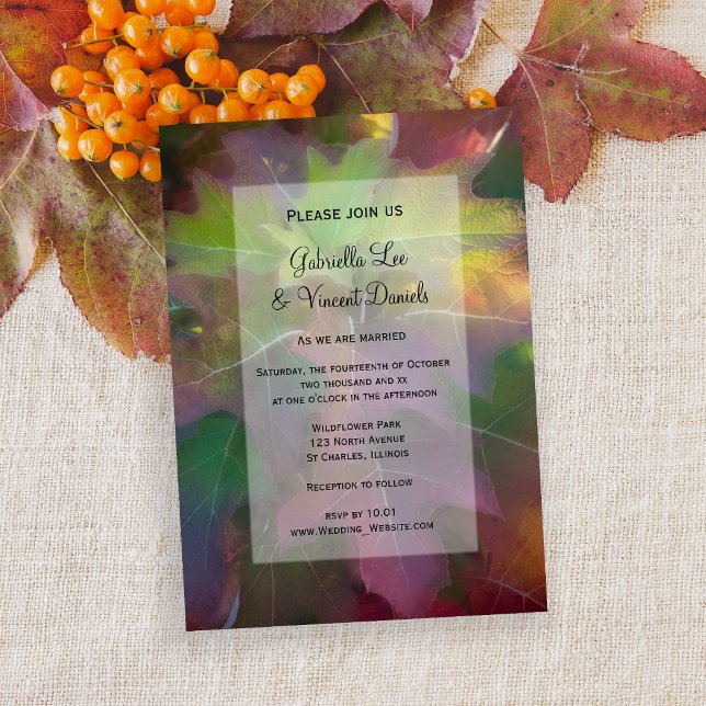 Fall Oak Leaf Hydrangea Wedding Einladung (Fall in Love with this natural Autumn foliage wedding invitation.)