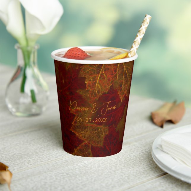 Fall Red Gold Rustic Elegante Maple Blätter Pappbecher (In Situ)