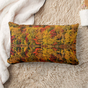 Fall Reflektion über den Russell-Teich New Hamps Lendenkissen