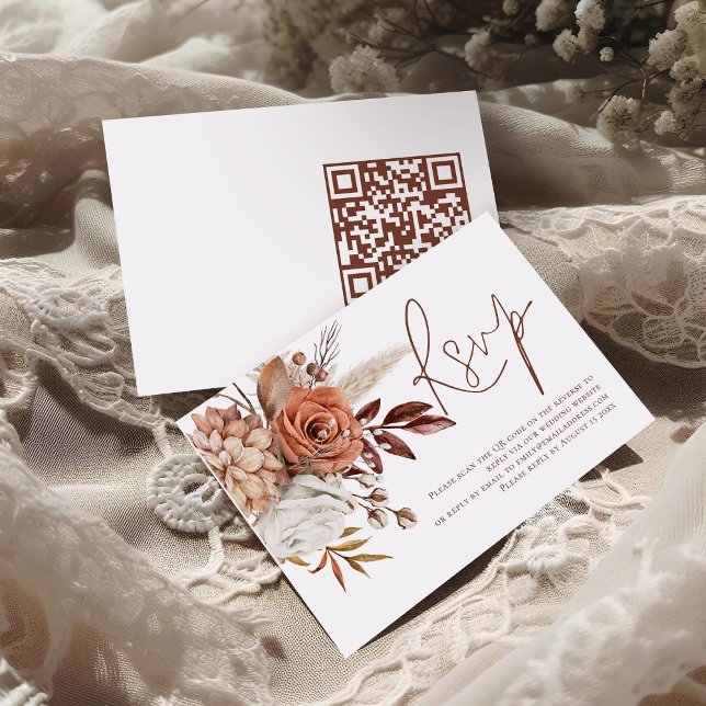 Fall Terracotta Florals QR Code Wedding RSVP Karte (Front and back view)