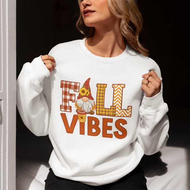 Fall Vibes Cute Autumn Gnome Sweatshirt (Von Creator hochgeladen)