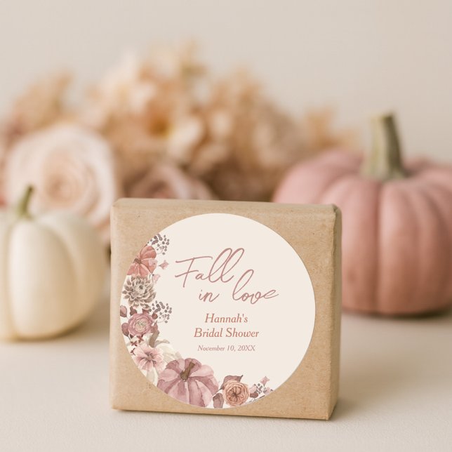 Fall von Liebe Pumpkin-Brautparty Runder Aufkleber (Von Creator hochgeladen)