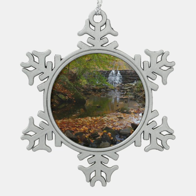 Fall Wasserfall und Creek Pennsylvania Natur Schneeflocken Zinn-Ornament (Vorderseite)