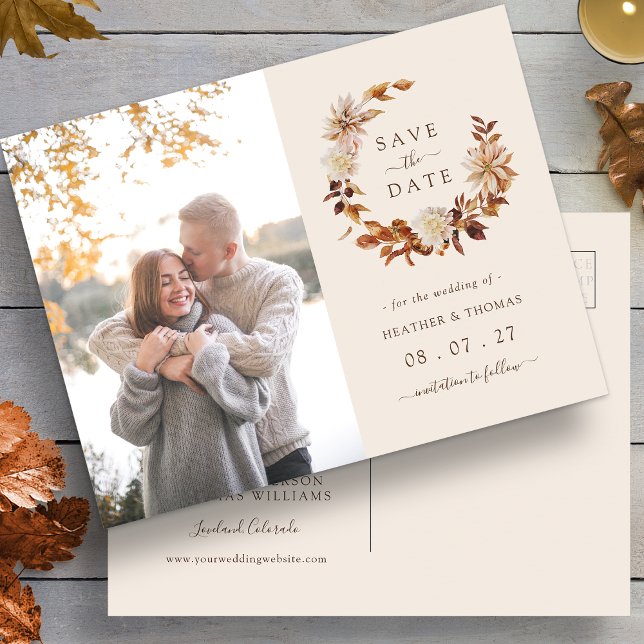 Fall Watercolor Wreath Wedding Foto Save the Date Ankündigungspostkarte (Fall Watercolor Wreath Wedding Photo Save The Date Announcement Postcard by Painted Paperie
)