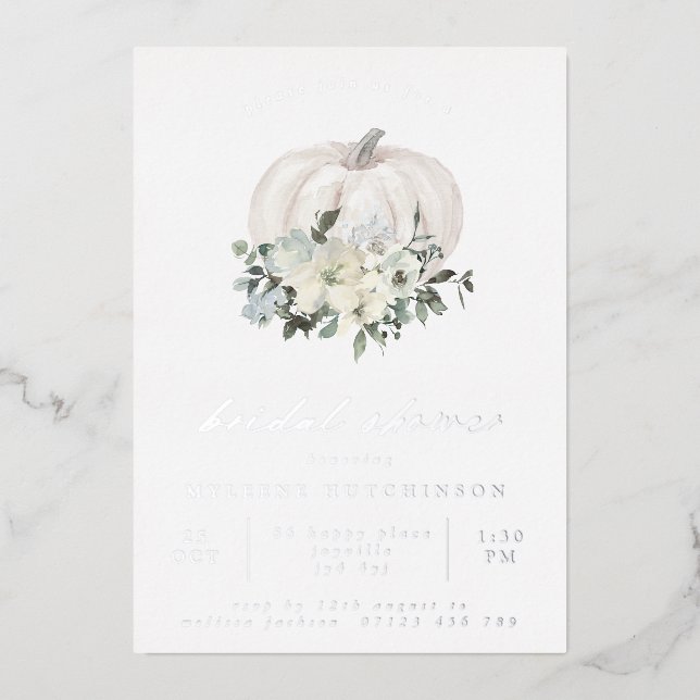 Fall White Pumpkin und Blume Brautparty Folieneinladung (Vorderseite)