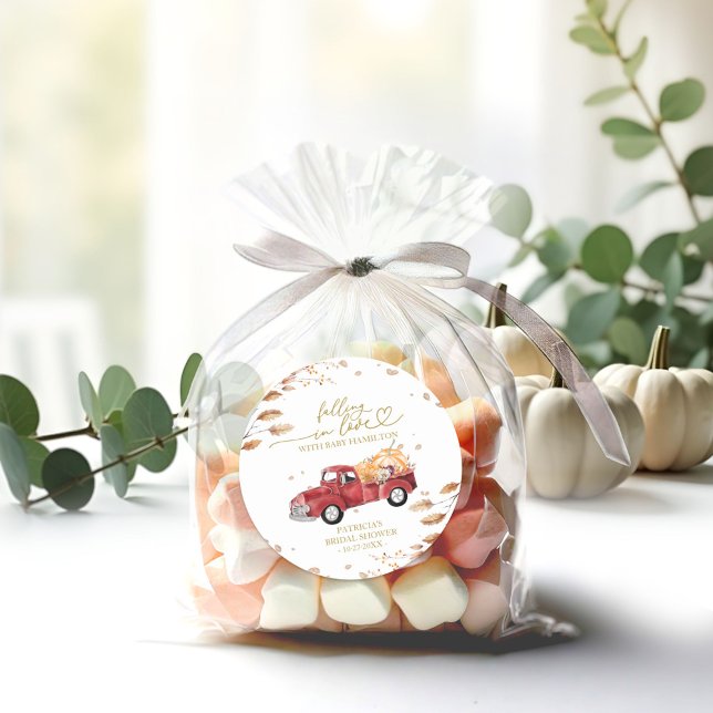 Fallend in Liebe Pumpkin Fall Babydusche Runder Aufkleber (Von Creator hochgeladen)