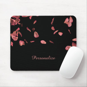 Fallende rosa Rosenblätter auf Schwarz personalisi Mousepad