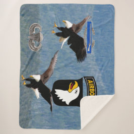 FALLSCHIRMJÄGER O) f die 101. IM FLUGZEUG Sherpadecke