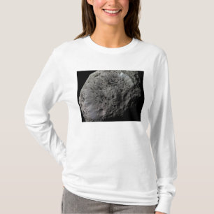 Falsch-Farbeansicht von Saturns Mond Hyperion T-Shirt