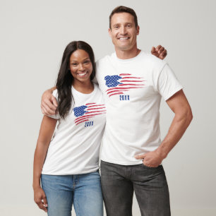 Falsche amerikanische Flagge mit Datum T-Shirt