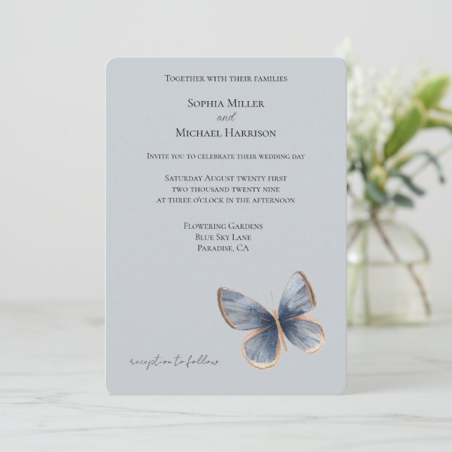 Falsche Blaue Denim Schmetterling Hochzeit Einladung (Stehend Vorderseite)