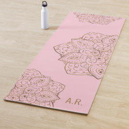Falsche Goldfolie auf hellrosa Mandala mit Initial Yogamatte