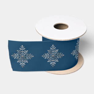 Falsche Silberfolie-Schneeflocke auf Blau (keine e Satinband