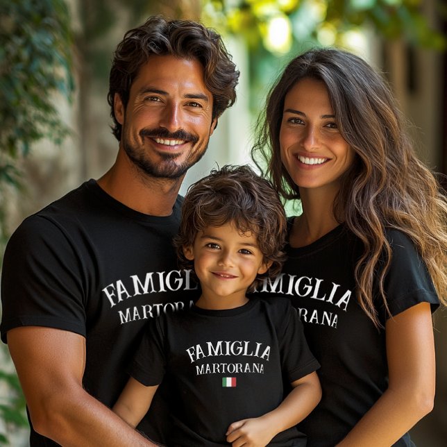Famiglia Italienische Familie Personalisiert Wiede T-Shirt (Italian Family Reunion T-shirt
Famiglia Custom Name Tees)