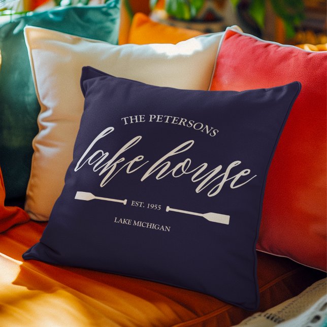 Familiäres Haus Vermietung Nautic Custom Deco Kissen (Custom pillow for lake house decor Family Name Oar Navy Blue Nautical Rustic)