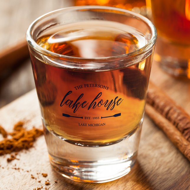 Familiäres Haus Vermietung Nautic Custom Deco Schnapsglas (Lake House Custom Decor Family Name Vacation Rental Rustic Navy Blue Coastal Oar)