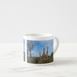 Familie Giraffe auf Grassy Hilltop Espressotasse