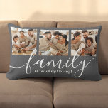 Familie ist alles 3 Foto Collage Grau Lendenkissen<br><div class="desc">Mit diesem attraktiven Lendenkissen mit 3 speziellen Fotos für die ganze Familie können Sie Ihre Zuhause akzentuieren. Moderne, handgeschriebene Skripte Zauber aus "Familie ist alles!" Teilen Sie die Erinnerungen der gepflegten Familienzeit, die Sie gemeinsam verbringen, und zeigen Sie, was Ihnen wichtig ist. Ob Familienmitglieder oder Großfamilien, Brüder, Cousins, Großeltern, Tanten,...</div>