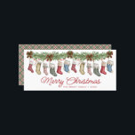 Familie von 12 | Enkel | Große Strümpfe<br><div class="desc">Es ist schwer, individuelle Karten für große Familien zu finden, also habe ich diese lustige Strumpf-Karte, die mit bis zu 12 Namen personalisiert werden kann, erstellt. Sie können die Grüße ändern und auch den Namen Ihrer Familie und das Jahr hinzufügen. Die Rückseite dieser Karte hat einen koordinierenden karierten Hintergrund. Weitere...</div>