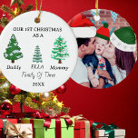 Familie von 3 Custom Baby's First Christmas Foto Keramik Ornament<br><div class="desc">Familie von Three Custom Baby's First Christmas (Foto,  Namen,  Jahr)</div>