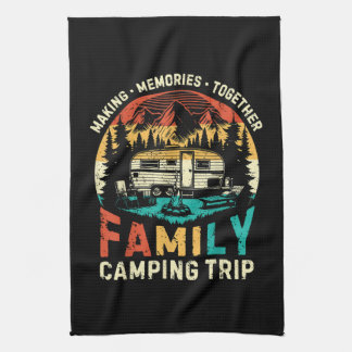 Familien-Campingausflug, der gemeinsam Erinnerunge Geschirrtuch