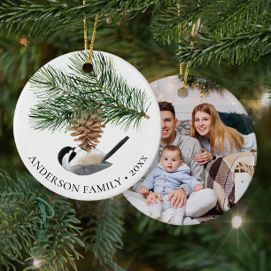 Familienfoto Chickadee Kiefernzapfen Weihnachten Keramik Ornament