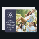 Familienfoto Collage Hanukkah Card Feiertagskarte<br><div class="desc">Niedliches, modernes Hanukkah-Urlaubskartendesign mit einer Foto-Collage mit Platz für drei Fotos Ihrer Familie mit einem Stern von David und Skizzen für ein handgefertigtes Gefühl. Handschrift Typografie liest Wünscht Ihnen eine glückliche Hanukkah. Personalisieren Sie das Design mit dem Namen Ihrer Familie und dem Jahr. Klicken Sie auf die IT-Schaltfläche CUSTOMIZE, um...</div>