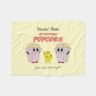 Familienkinosaal mit heißem Butterpopcorn Fleecedecke