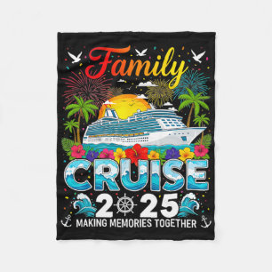 Familienkreuzfahrt 2025 Urlaubsreise Familienpasse Fleecedecke