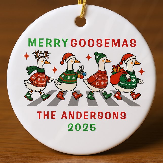 Familienmonogramm Weihnachtsgoose Keramik Ornament (Von Creator hochgeladen)